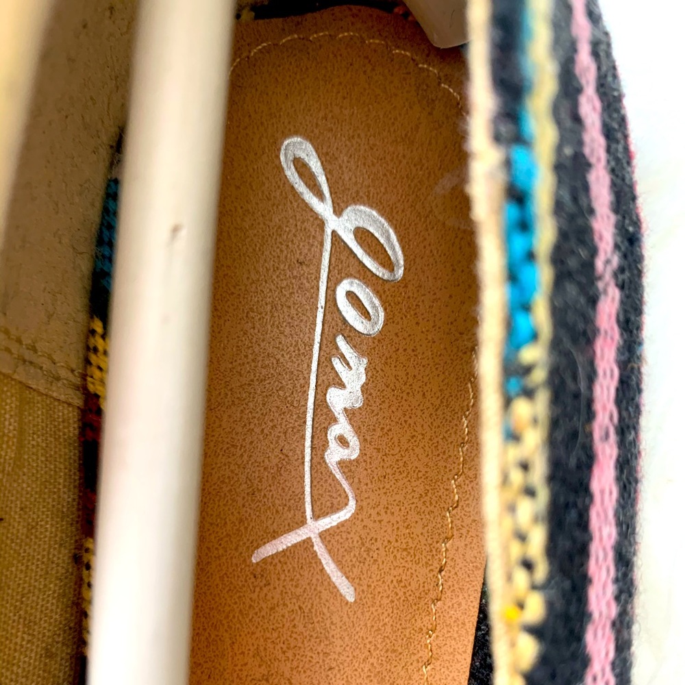 Flats/Loafers - Picture 3 of 5